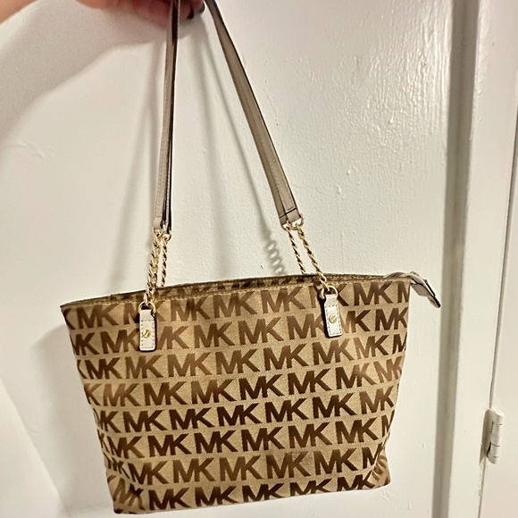 Micheal Kors Jet Set - Picture 1 of 3